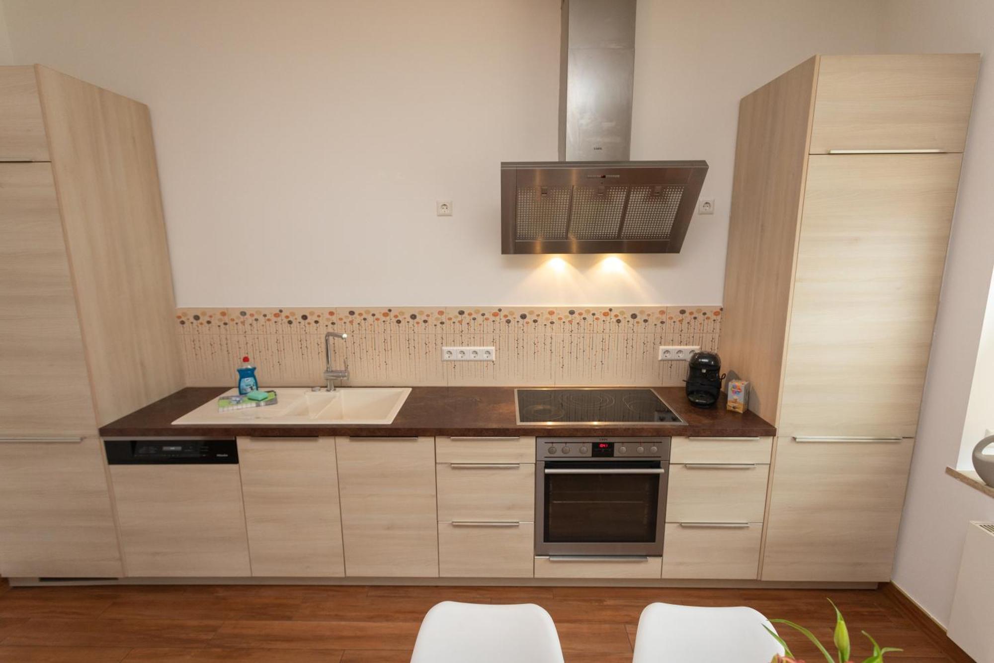 Stadthaus Mit 2 Schlafzimmern & Wohnzimmer Mit Kamin - Kostenloser Privat-Parkplatz Auf Dem Grundstueck Lipcse Kültér fotó